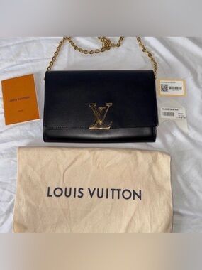 Authentic Louis Vuitton Chain Louise GM, black with gold accents